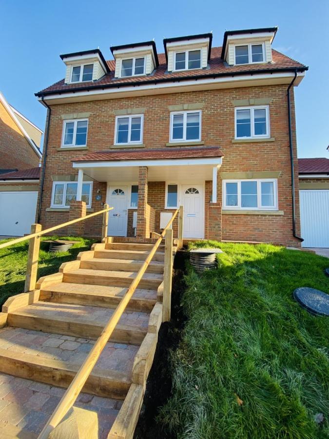 Family Home In Seaside Town Hastings Exterior photo